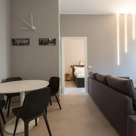 Apartment Marche Charming Flat Milan